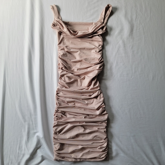 Ohpolly ruched midi dress in blush - Picture 2 of 5